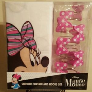 Disney Minnie Mouse Shower Curtain and Hooks Set